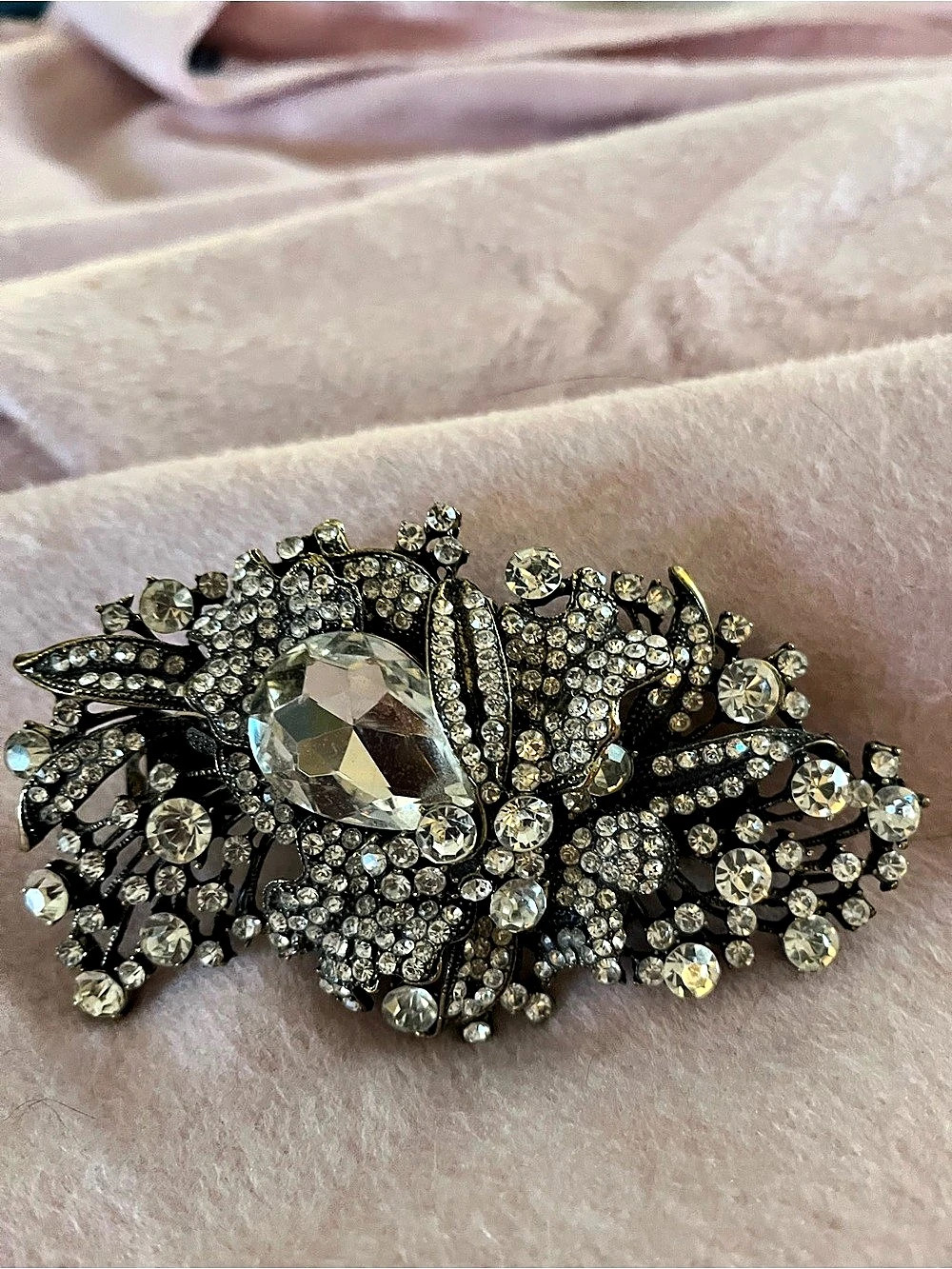 Rhinestone Brooch in Black & Silver Like New